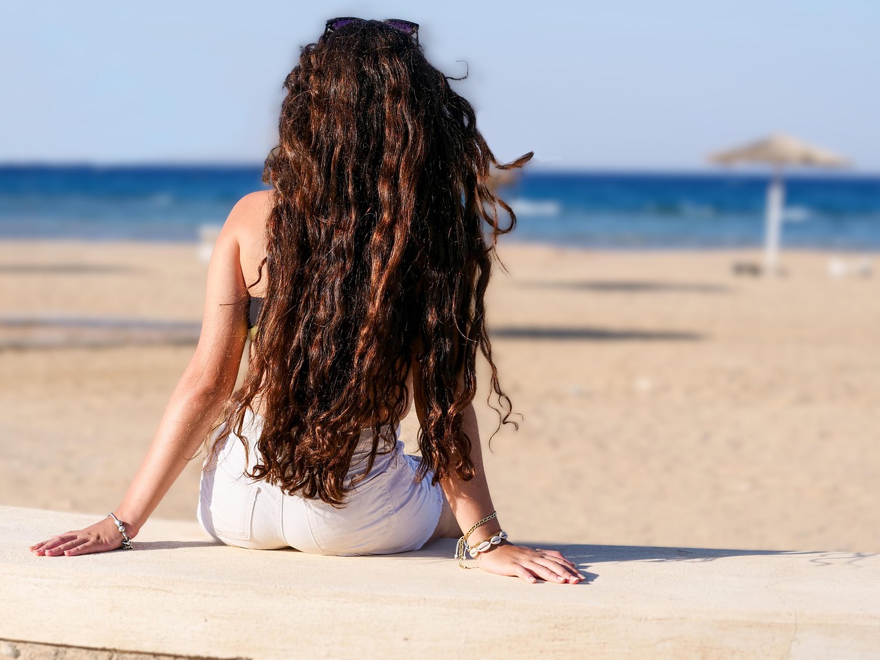 découvrez tout ce qu'il faut savoir sur les vagues de chaleur : définitions, causes, conséquences sur la santé et l'environnement, ainsi que les conseils pour s'en protéger efficacement.