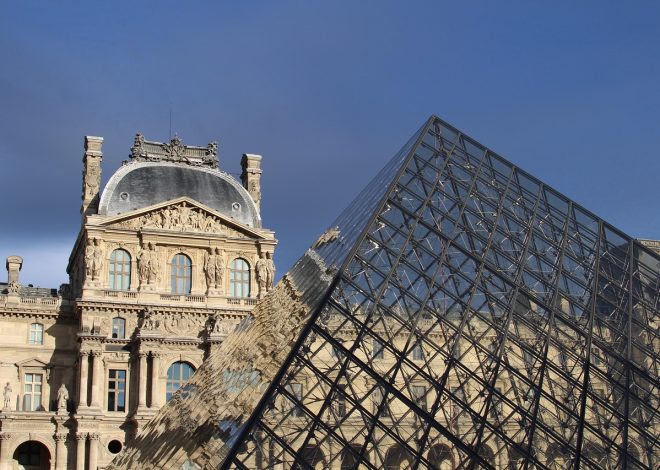 Musée du Louvre : des séquences inédites révèlent les voleurs s&rsquo;enfuyant à scooter après leur cambriolage audacieux