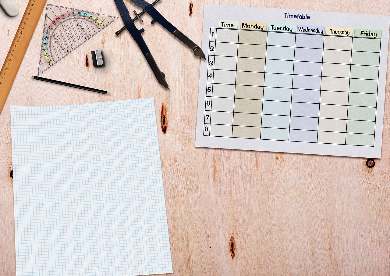 consultez et organisez facilement votre emploi du temps scolaire avec notre outil simple et efficace pour gérer vos cours, examens et activités.