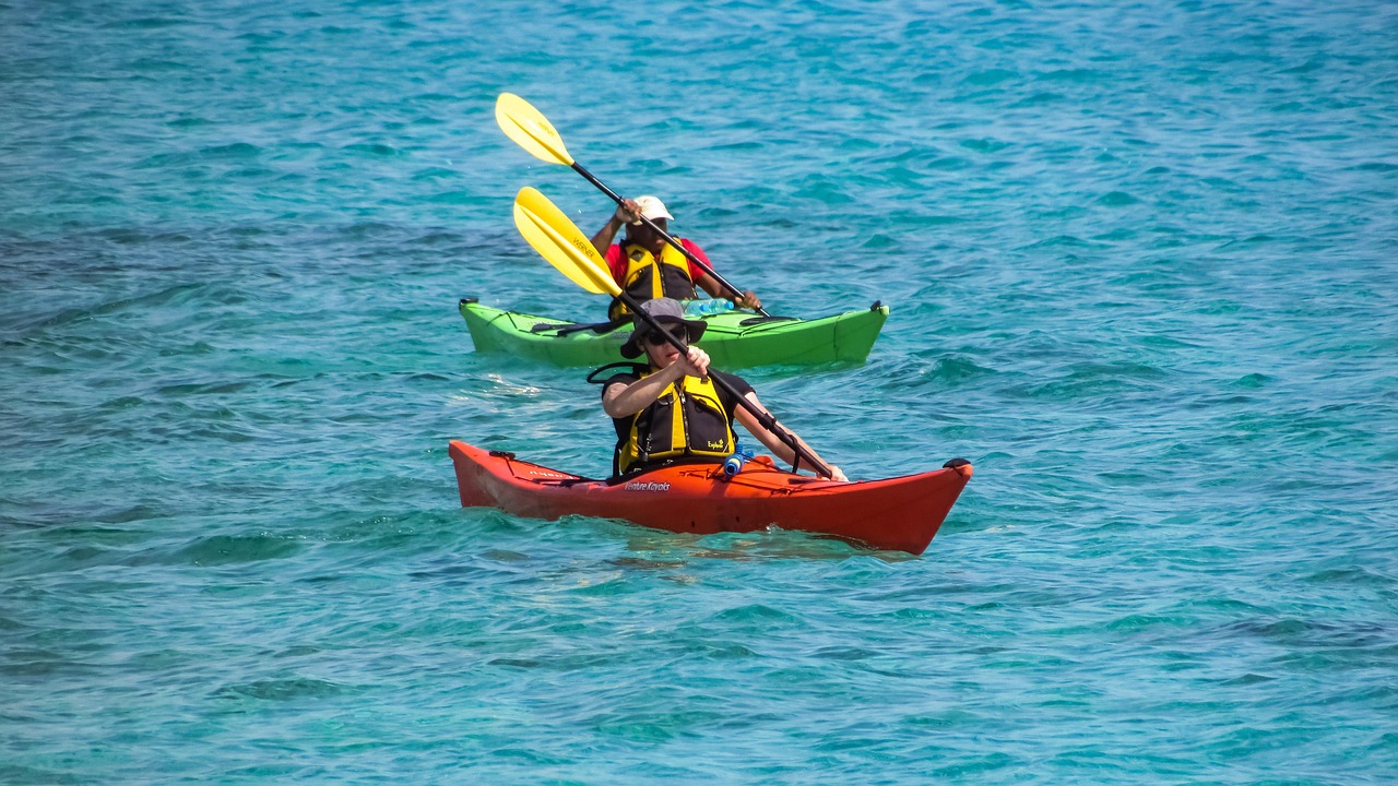 découvrez notre sélection de canoës et kayaks pour toutes vos aventures en eau douce. profitez de balades, sports nautiques et sensations fortes en toute sécurité.